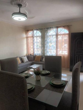 Apartamento primer piso con agua caliente